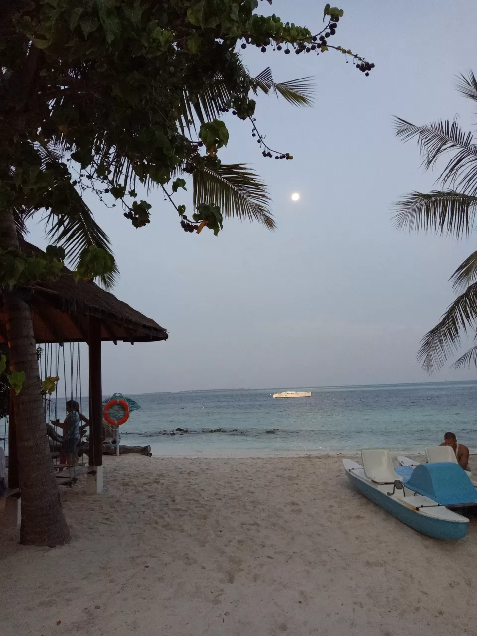Photo of Malahini Kuda Bandos Resort, Maldives by Saubhik Ghosh
