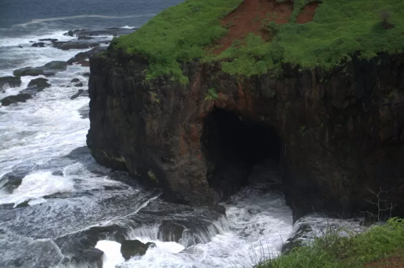 Photo of Ratnadurg Fort, Bhagwati Fort And Light House, Ratnagiri, Maharashtra, India by Harikrishna Natrajan