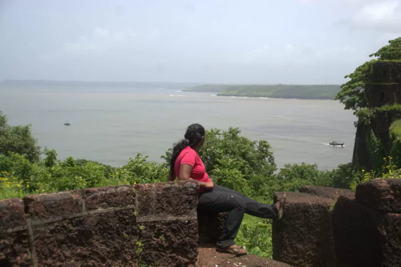 Photo of Jaigad Fort, Jaigad, Maharashtra, India by Harikrishna Natrajan