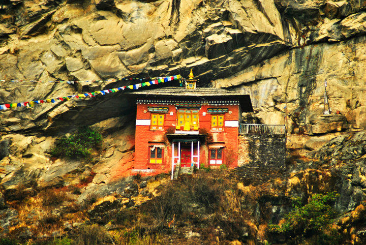 Photo of Lukla - Everest Base Camp Trekking Route, Khumjung, Eastern Region, Nepal by Shubham Yadav