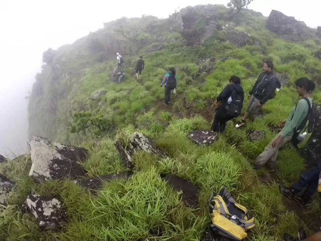 Photo of Mullayanagiri Peak, Pandaravalli, Karnataka, India by srijalism