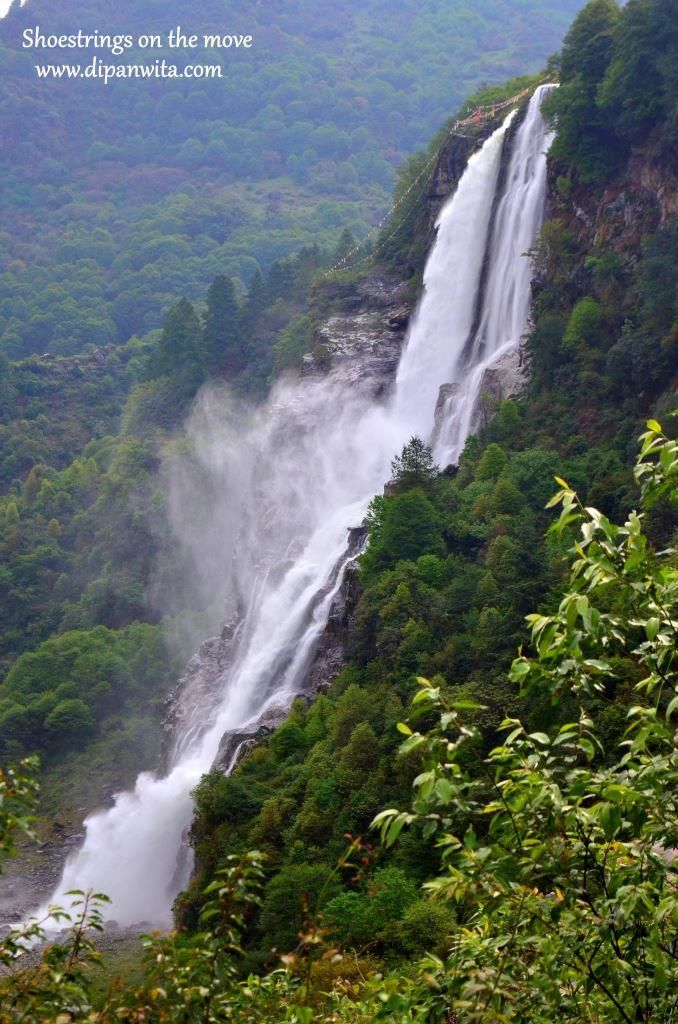 Photo of Nuranang Falls - A Terrestrial Extravaganza 3/6 by Dipanwita Chakraborty