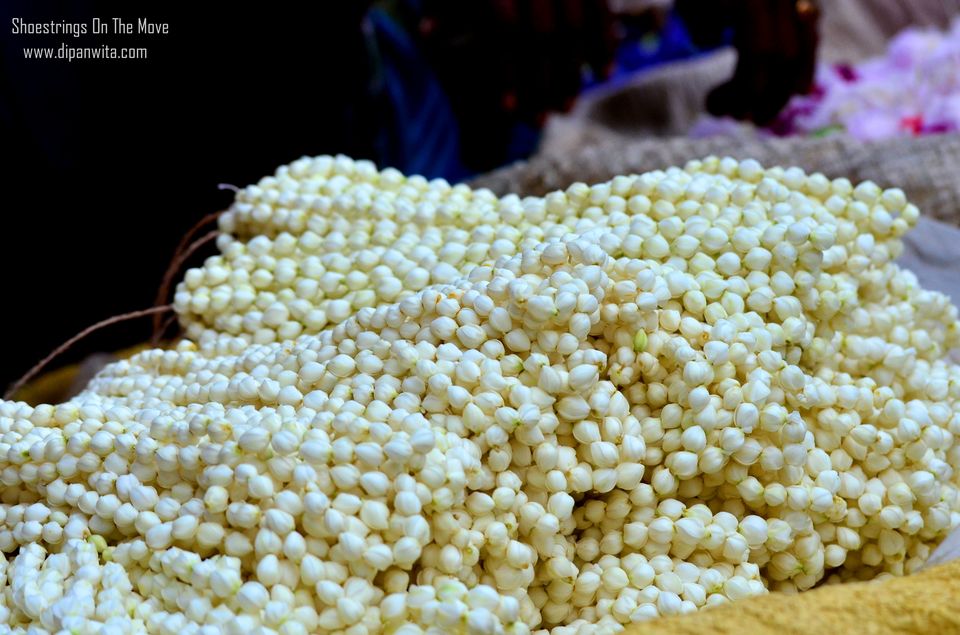 Photo of Mallik Ghat Flower Market- A Riot Of Colors Under Howrah Bridge 4/21 by Dipanwita Chakraborty