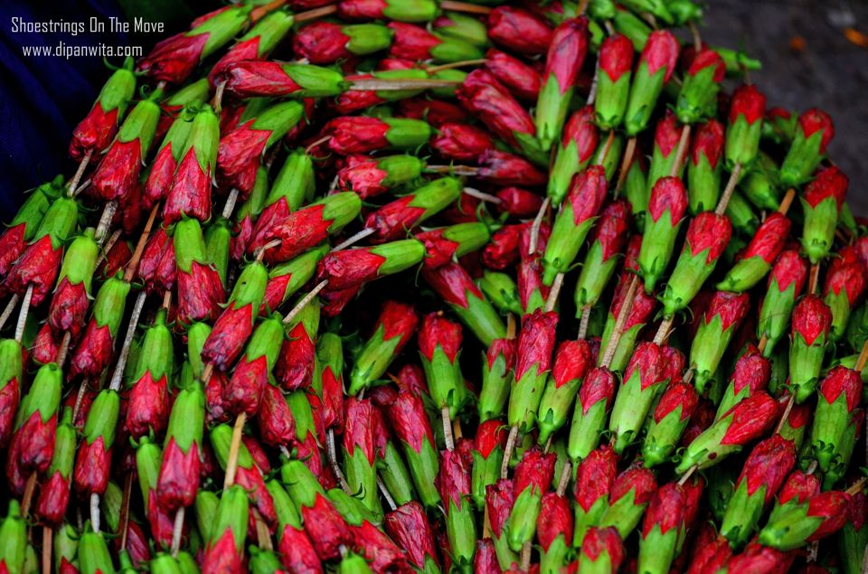 Photo of Mallik Ghat Flower Market- A Riot Of Colors Under Howrah Bridge 12/21 by Dipanwita Chakraborty