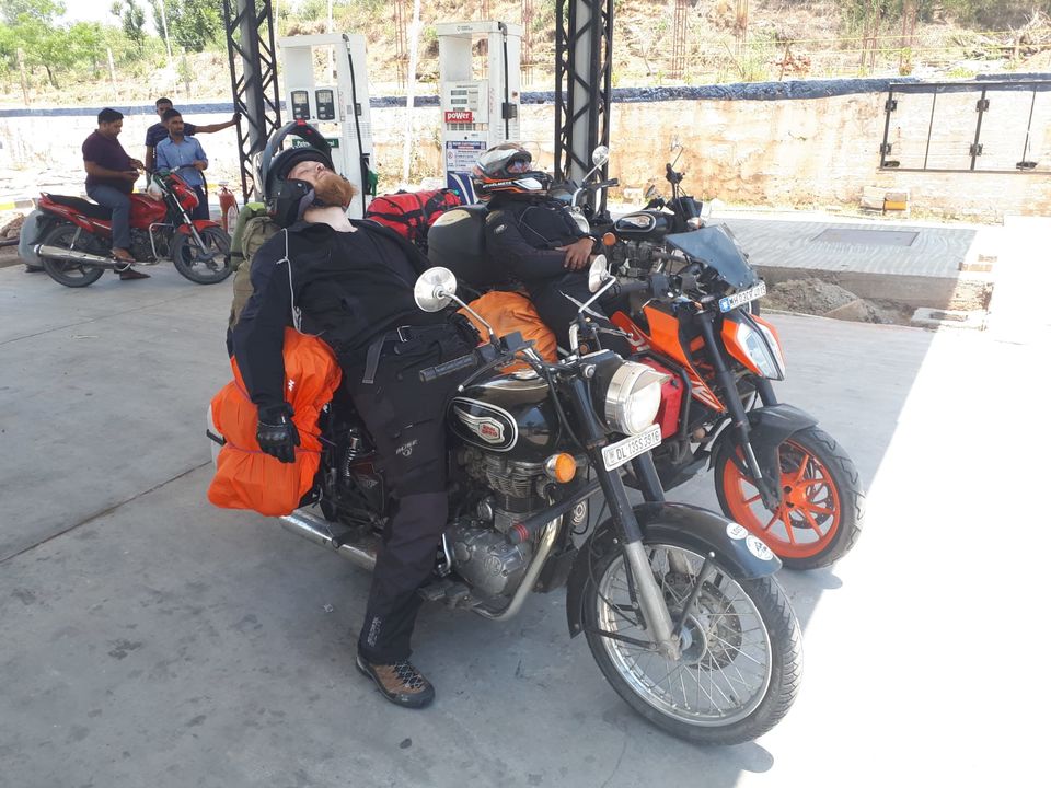 Photo of Witnessing Heaven on Earth: Motorcycle Ride to Ladakh | Semi-Solo | Duke 390 6/10 by Amey Pednekar