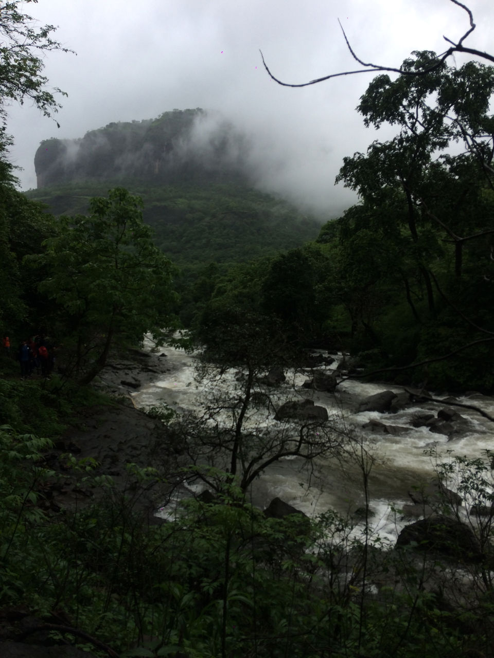 Photo of Devkund Waterfall, Pune, Maharashtra, India by Bijal Makwana