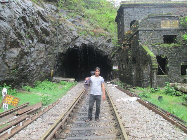 Photo of Trek to Doodhsagar 10/11 by Mr Migrant - Prabhu Gudimani