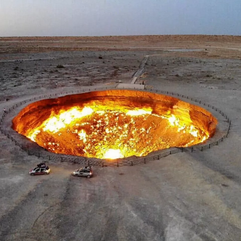 Photo of Did You Know About The Gates to Hell? Well, Take a Tour of Darvaza Gas Crater in Turkmenistan! by Sinchita Sinha