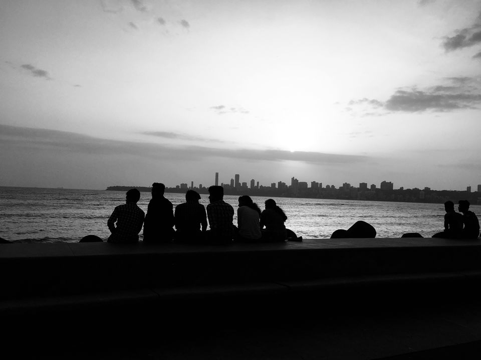 Photo of Marine Lines, Mumbai, Maharashtra, India by Kiran Kavi