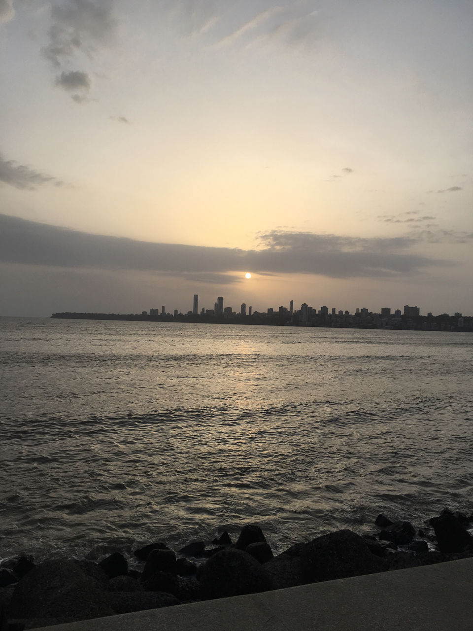 Photo of Marine Lines, Mumbai, Maharashtra, India by Kiran Kavi