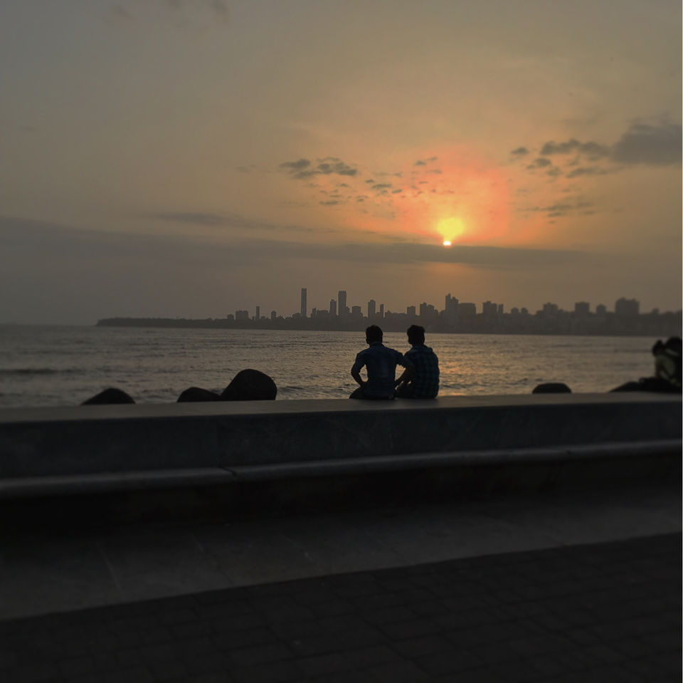 Photo of Finding peace at Marine lines by Kiran Kavi