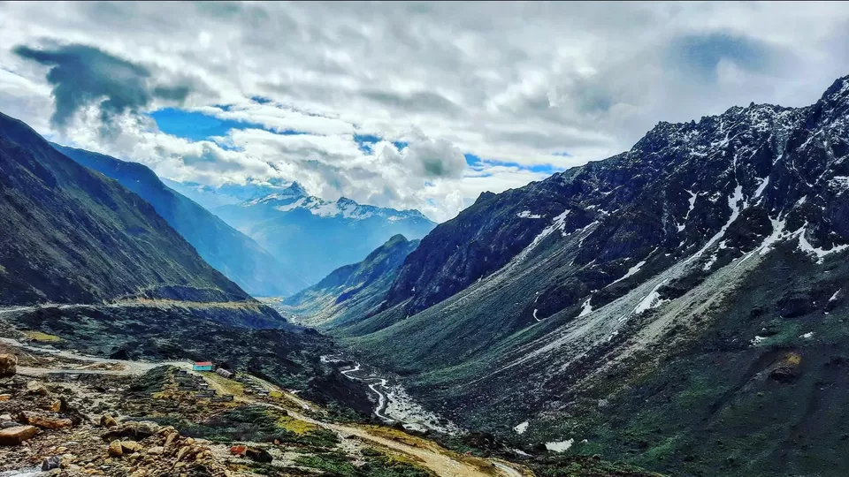 Photo of Black cliffs, green valley and fresh snow: All that make Kalapatthar a must visit in North Sikkim by kanaya dutta