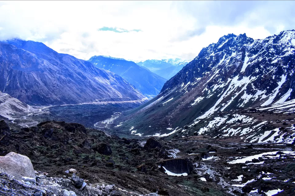 Photo of Black cliffs, green valley and fresh snow: All that make Kalapatthar a must visit in North Sikkim by kanaya dutta