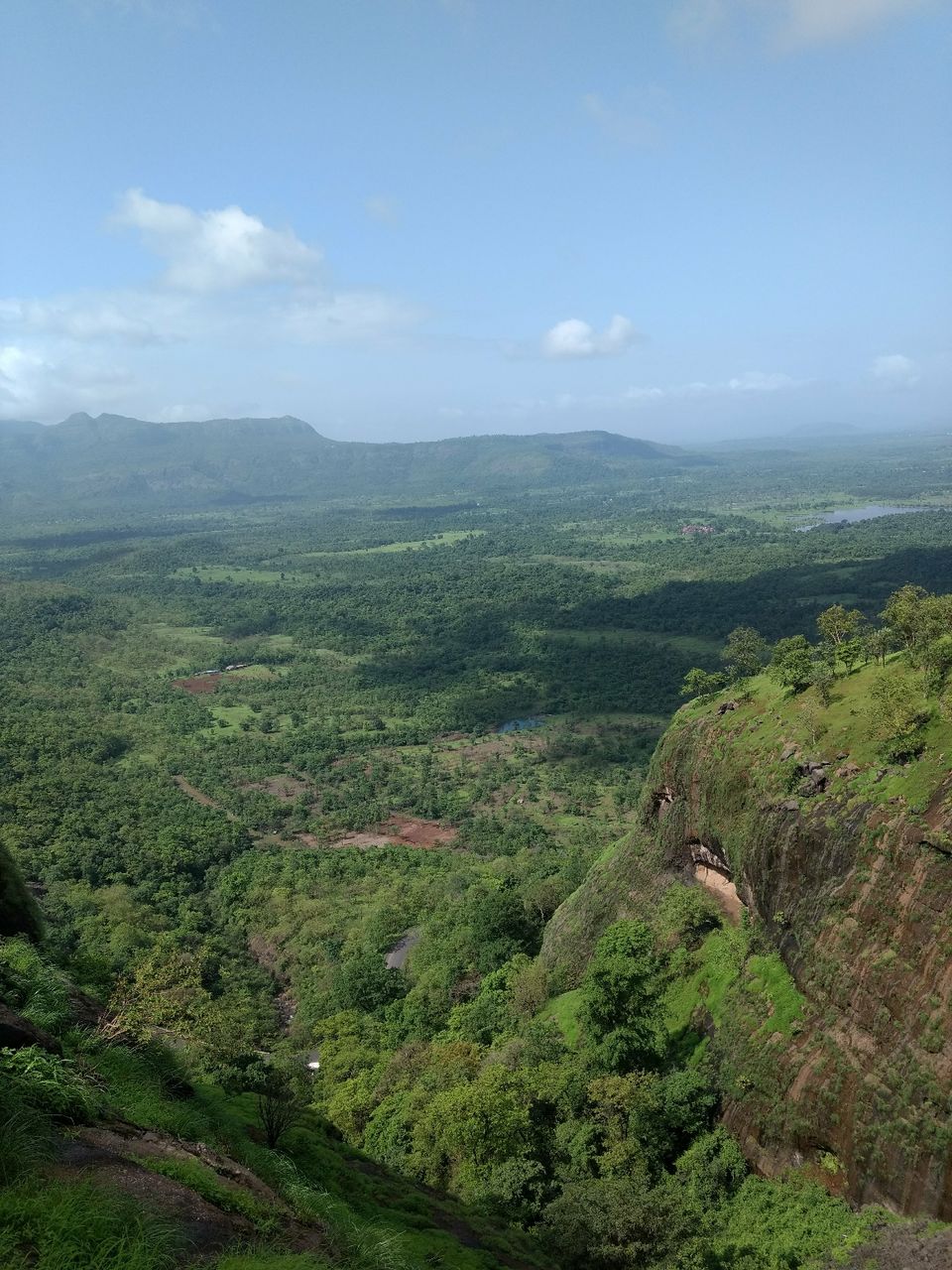 Photo of Devkund Waterfall, Pune, Maharashtra, India by Nikhil Inamdar
