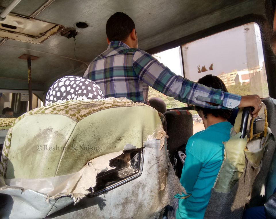 Photo of How to Reach Pyramid Complex of Giza from Cairo by Using Public Tranports? 1/2 by Come Cross the Line