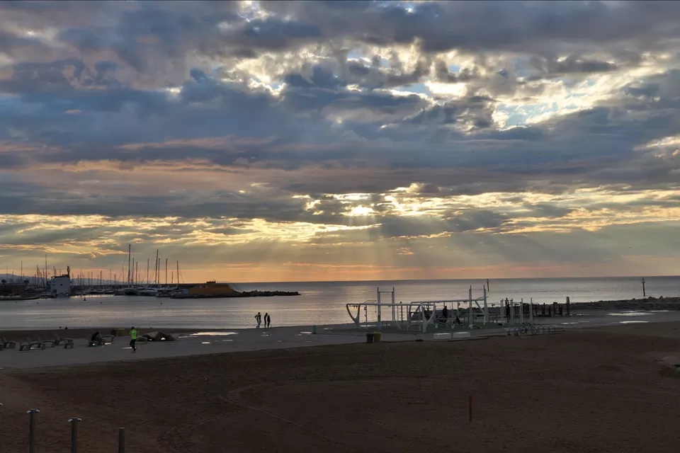 Photo of Barcelona : What's over here ? by Arijit Mullick