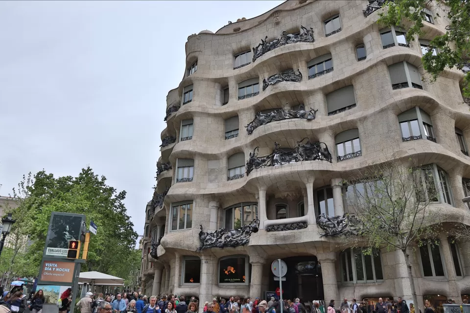 Photo of Casa Milà, Provença, Barcelona, Spain by Arijit Mullick