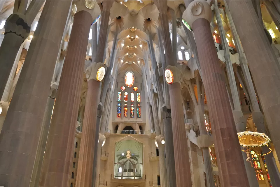 Photo of La Sagrada Familia, Carrer de Mallorca, Barcelona, Spain by Arijit Mullick