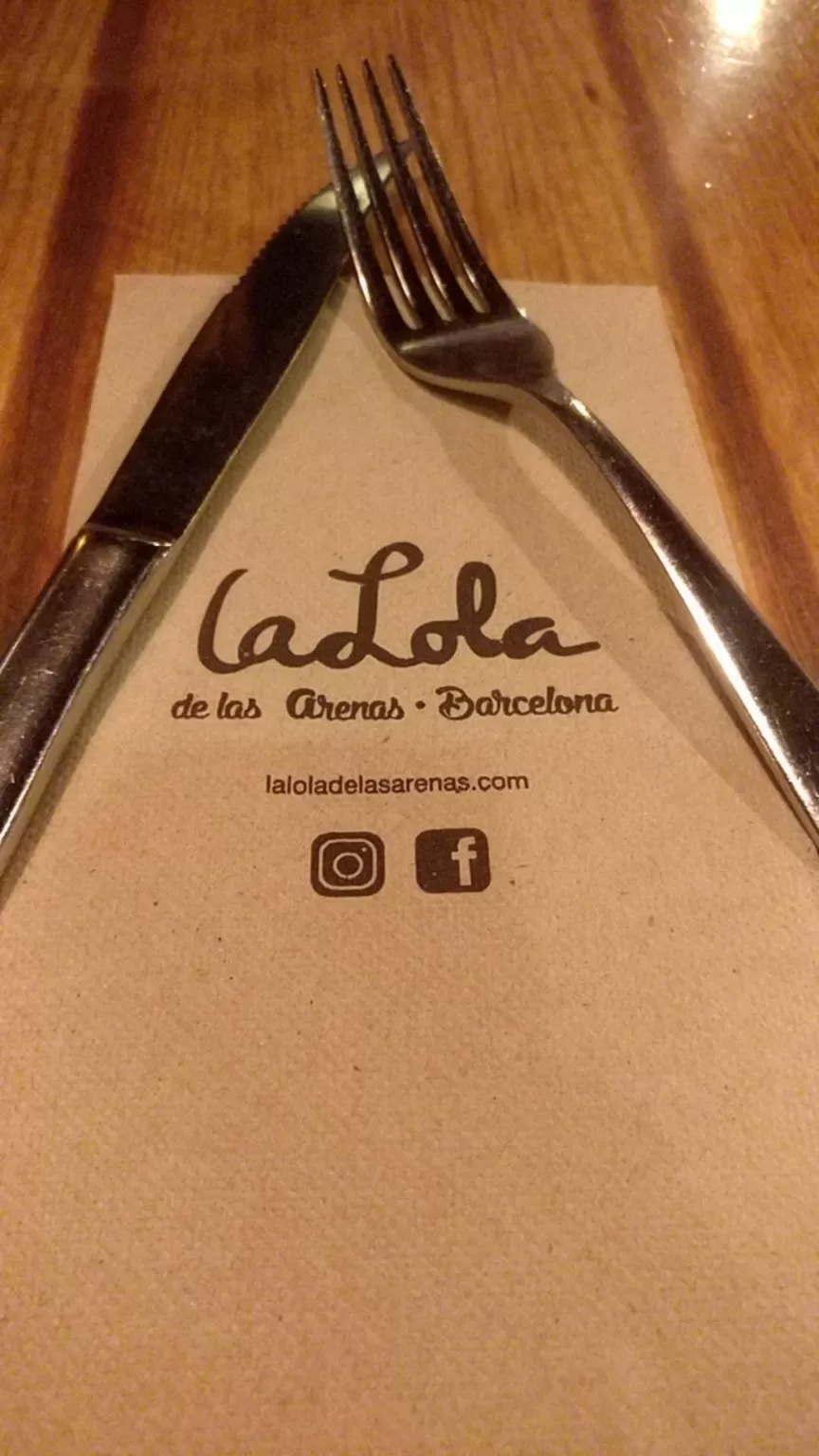 Photo of laLola, Gran Via de les Corts Catalanes, Barcelona, Spain by Arijit Mullick