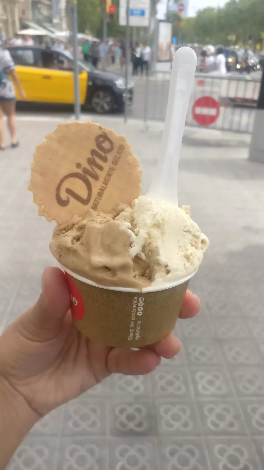 Photo of Gelati Dino Italia, Carrer de Pepe Rubianes, Barcelona, Spain by Arijit Mullick
