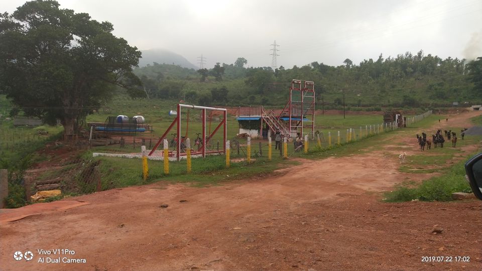 araku travel car