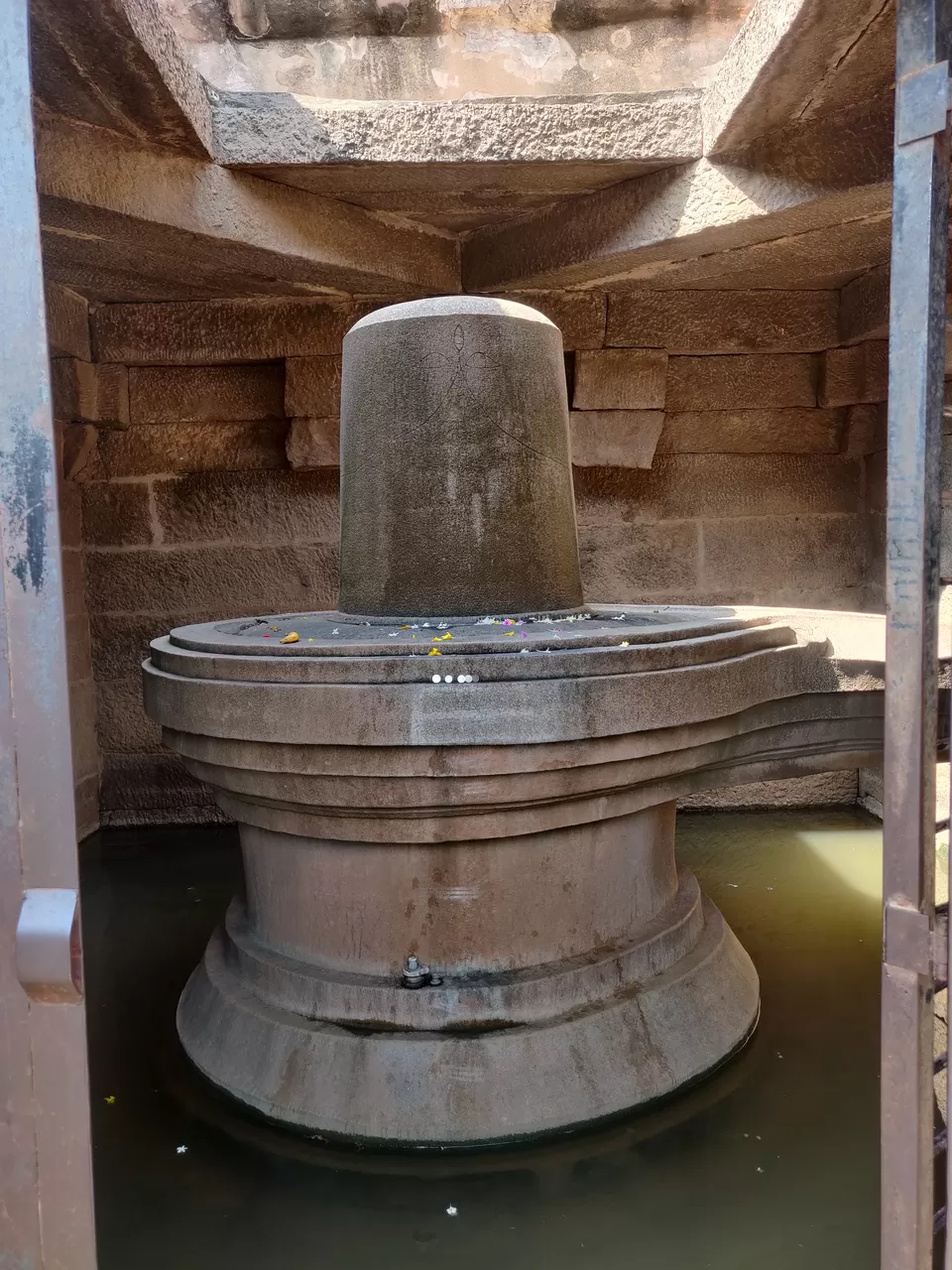 Photo of Badavilinga Temple, Hampi, Karnataka, India by Nisha