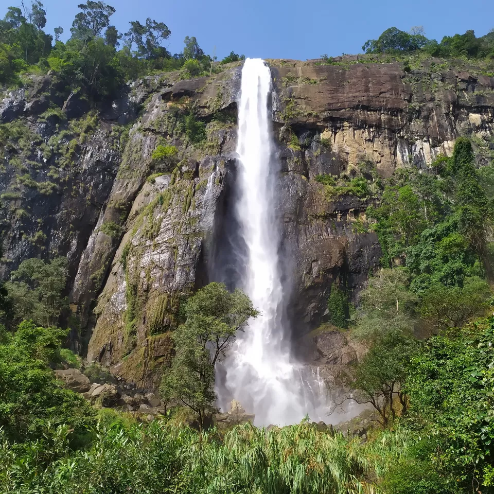 Photo of Diyaluma Falls, Colombo - Batticaloa Highway, Koslanda, Sri Lanka by Chathurika Jinadasa