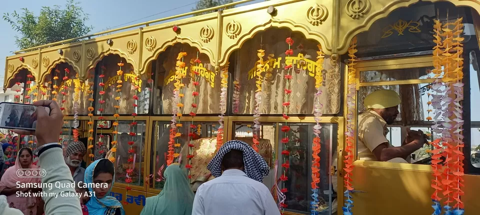 Photo of चलता हुआ गुरुद्वारा साहिब, शहर में भ्रमण करके गुरू पुरब मनाना तथा नगर कीर्तन by Rajwinder Kaur