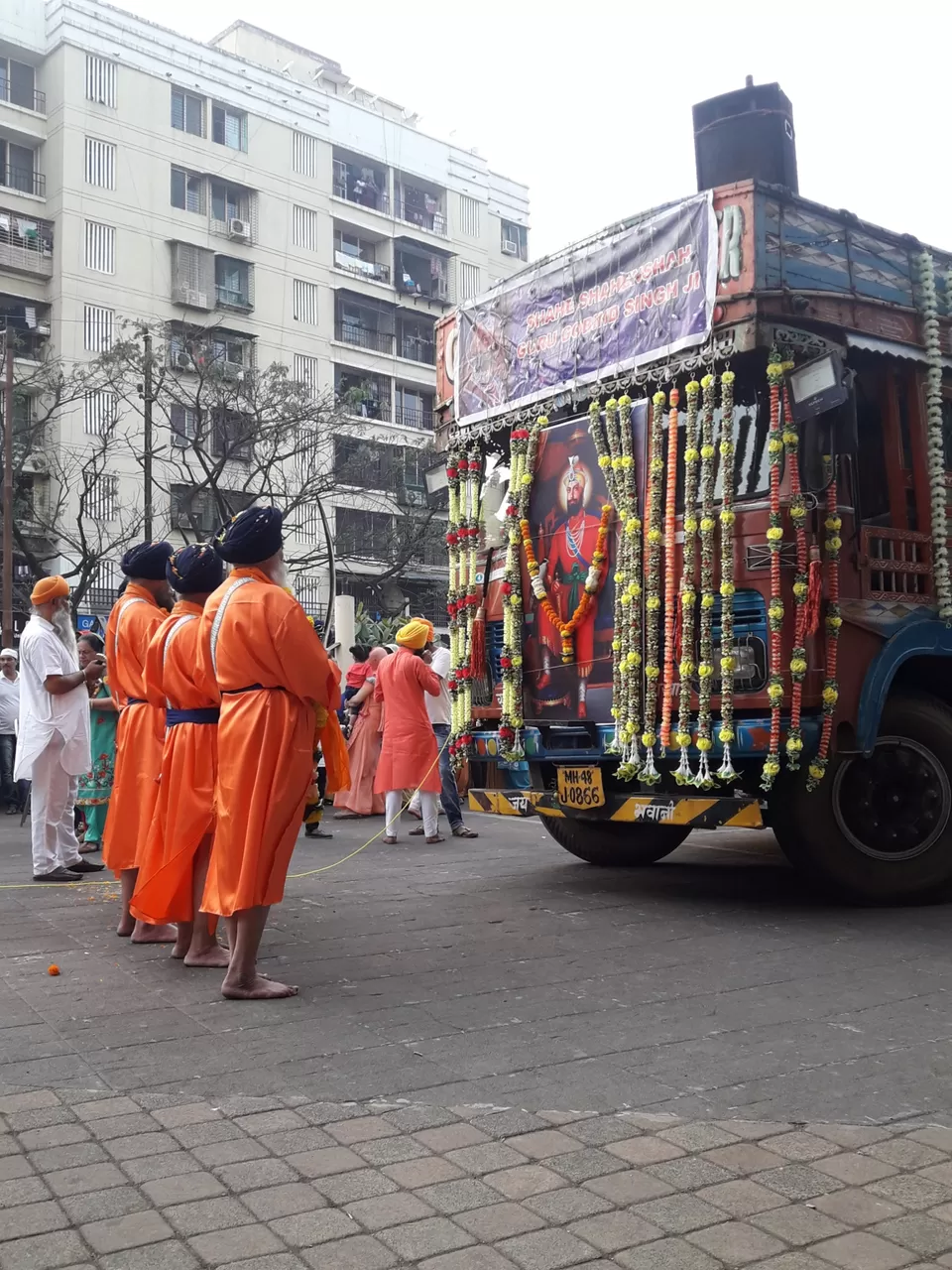 Photo of चलता हुआ गुरुद्वारा साहिब, शहर में भ्रमण करके गुरू पुरब मनाना तथा नगर कीर्तन by Rajwinder Kaur