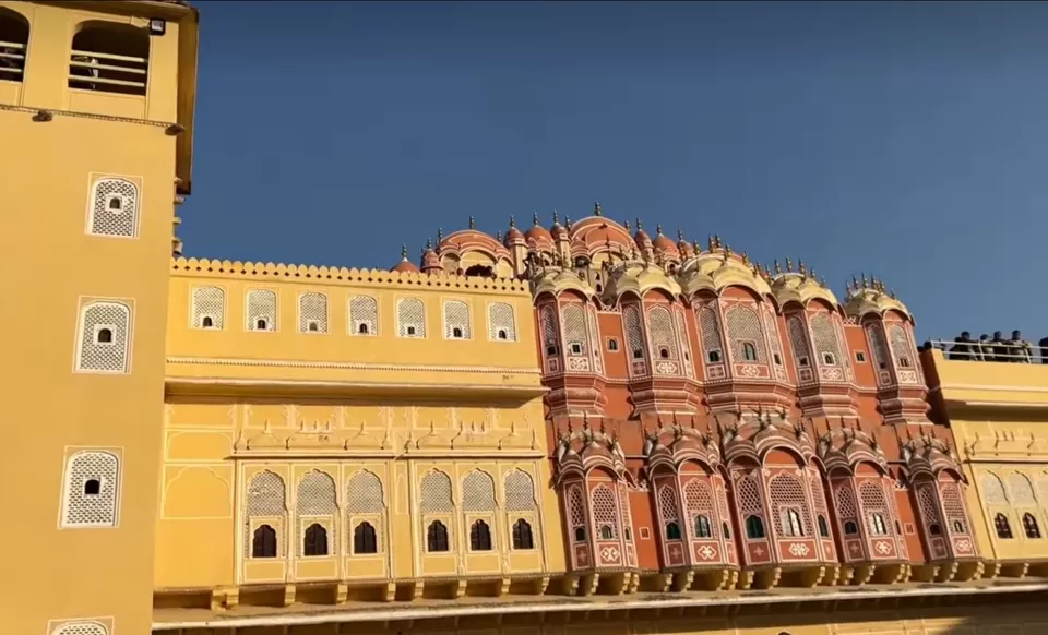 Photo of 365 खिड़कियों वाला गुलाबी शहर जयपुर की शान हवा महल क्यों इतना खास है? by Rajwinder Kaur