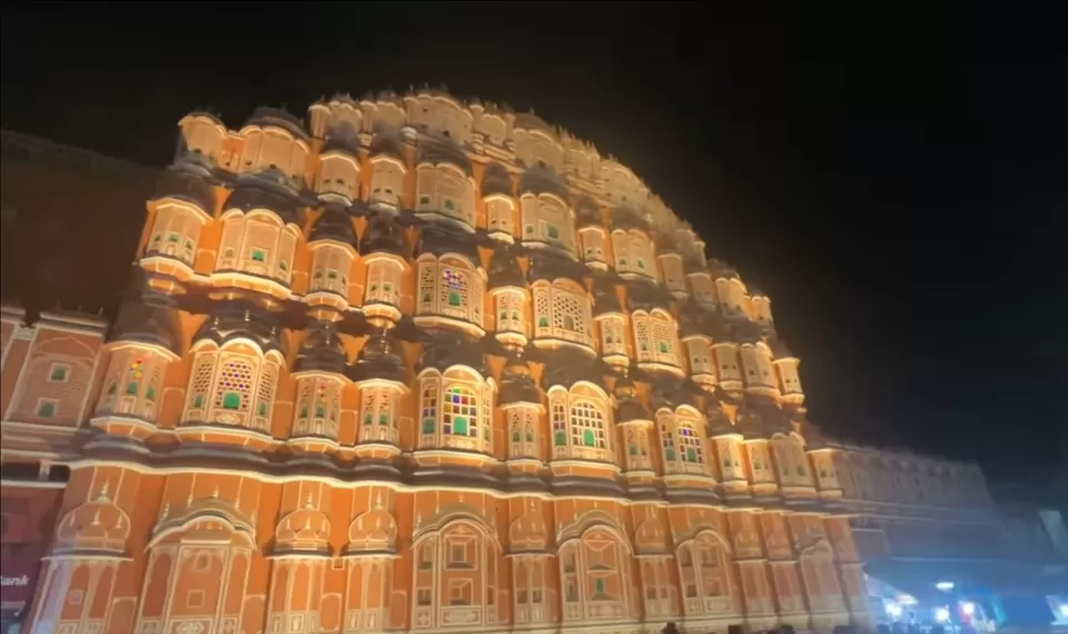Photo of 365 खिड़कियों वाला गुलाबी शहर जयपुर की शान हवा महल क्यों इतना खास है? by Rajwinder Kaur