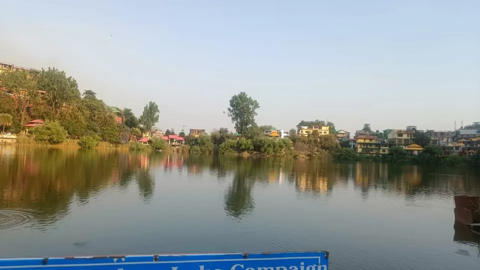 Photo of हिमाचल की पहाड़ियों में खूबसूरत झील के इधर उधर बसा रिवालसर by Rajwinder Kaur