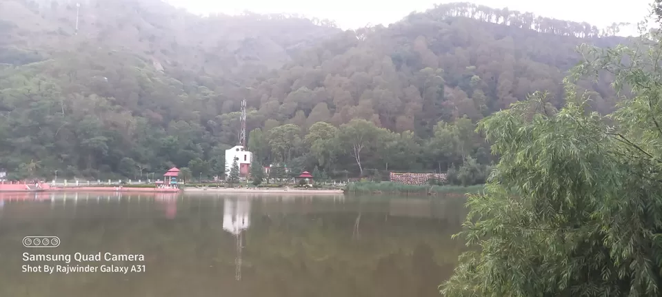 Photo of हिमाचल की पहाड़ियों में खूबसूरत झील के इधर उधर बसा रिवालसर by Rajwinder Kaur