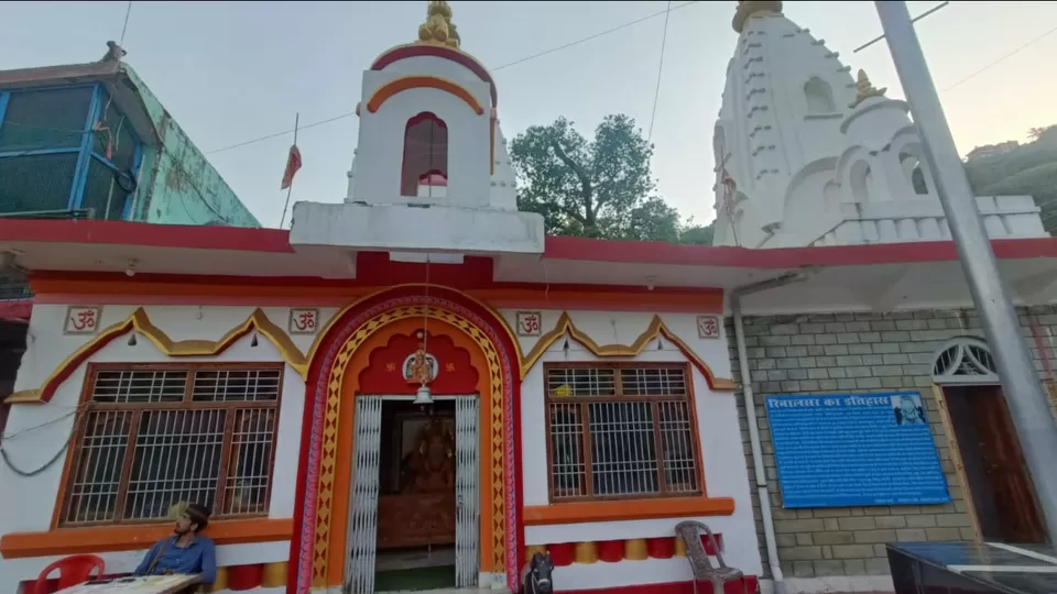 Photo of हिमाचल की पहाड़ियों में खूबसूरत झील के इधर उधर बसा रिवालसर by Rajwinder Kaur