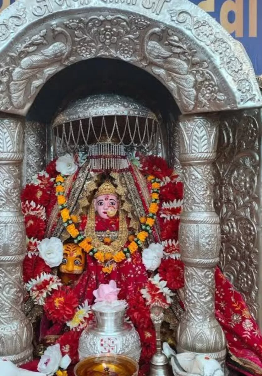 Photo of हिमाचल की पहाड़ियों में खूबसूरत झील के इधर उधर बसा रिवालसर by Rajwinder Kaur