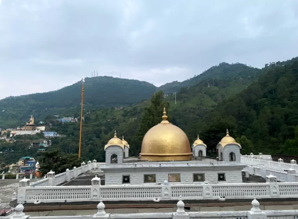 Photo of हिमाचल की पहाड़ियों में खूबसूरत झील के इधर उधर बसा रिवालसर by Rajwinder Kaur