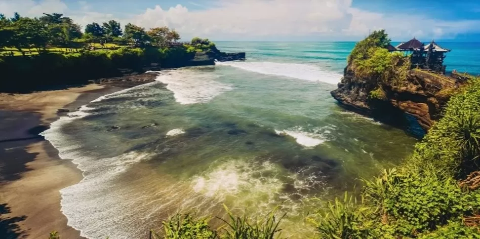 Photo of Divine Indonesia ...things to do in indonesia by Rajwinder Kaur
