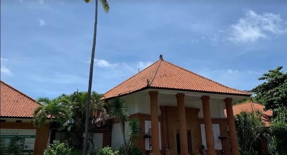 Photo of Divine Indonesia ...things to do in indonesia by Rajwinder Kaur