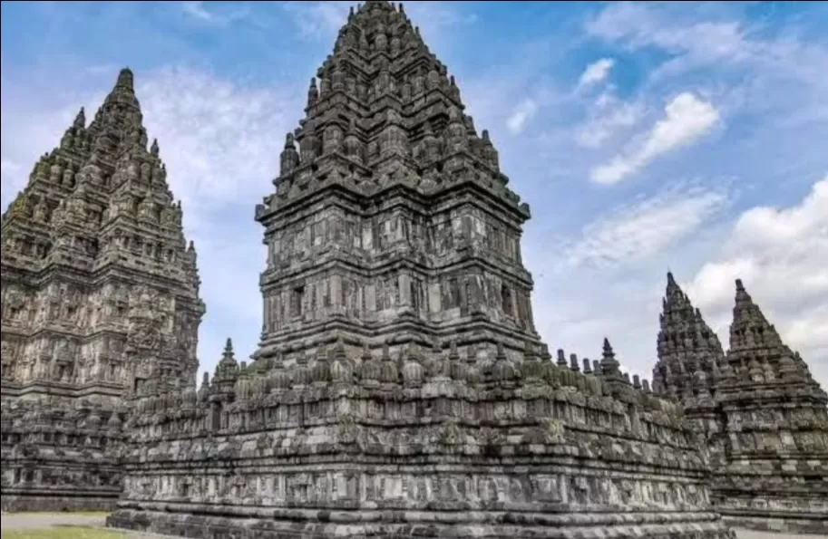 Photo of Divine Indonesia ...things to do in indonesia by Rajwinder Kaur
