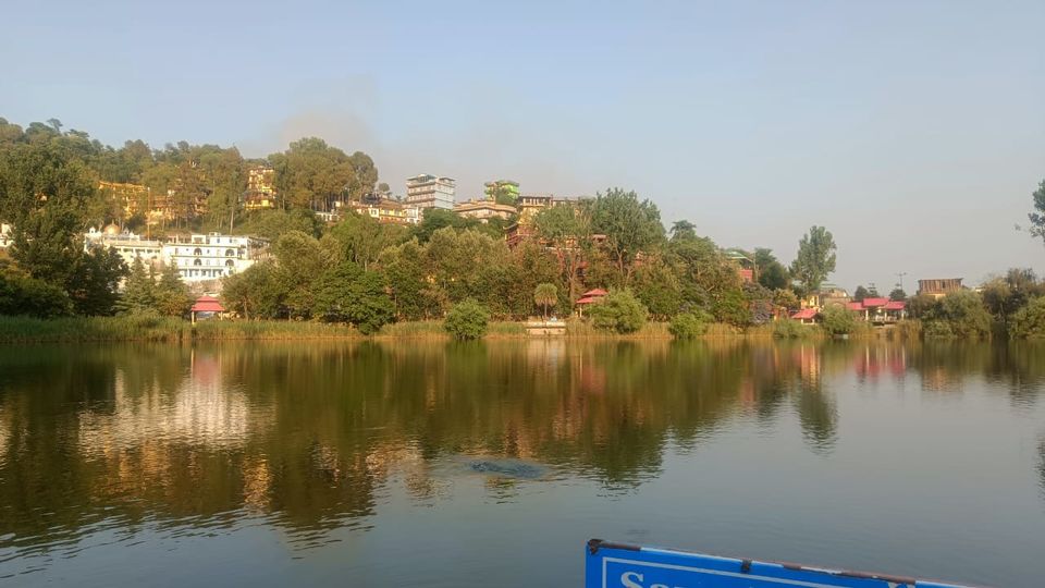 Photo of हिमाचल की पहाड़ियों में खूबसूरत झील के इधर उधर बसा रिवालसर by Rajwinder Kaur