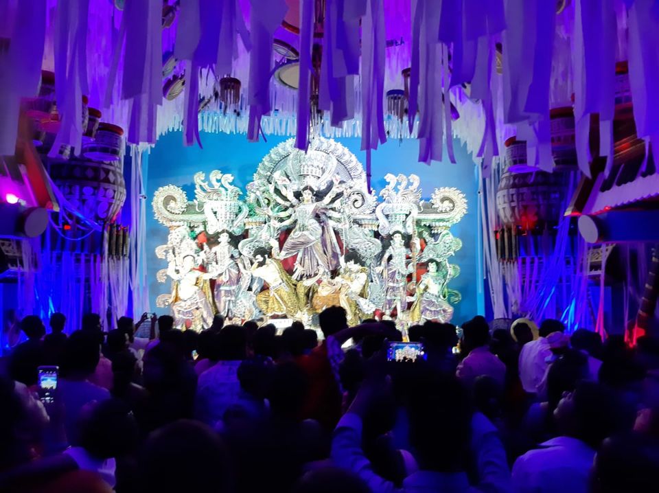 Photo of 8 Reasons Why you should strictly not travel to Kolkata during Durga Pujo!!! 7/24 by Wanderlust_Dr