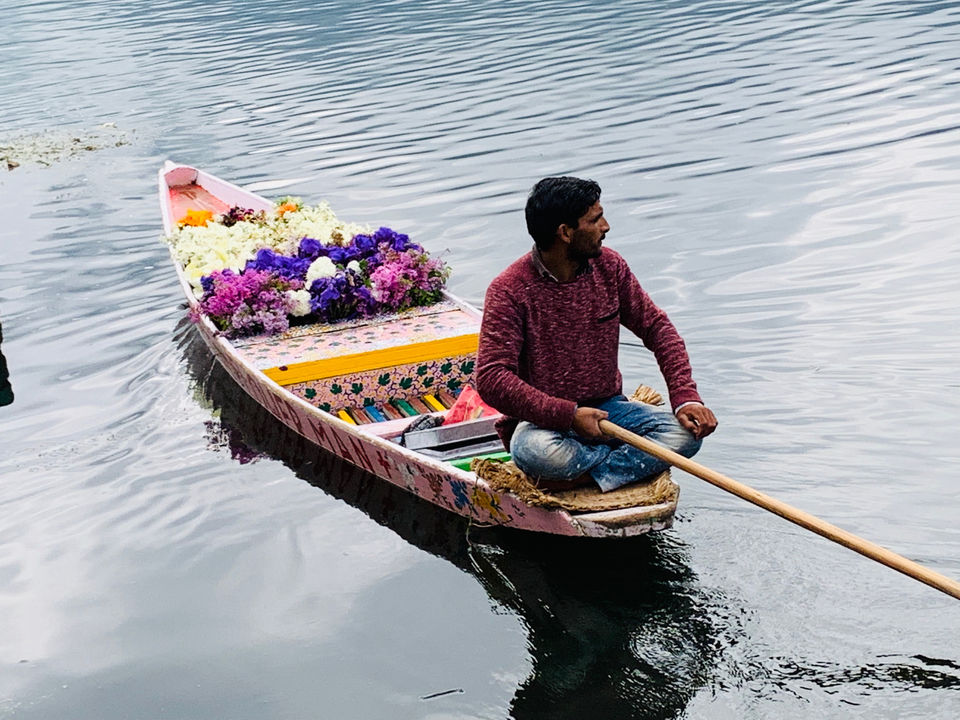 Photo of Dal Lake, Srinagar by Chetna Dineshan