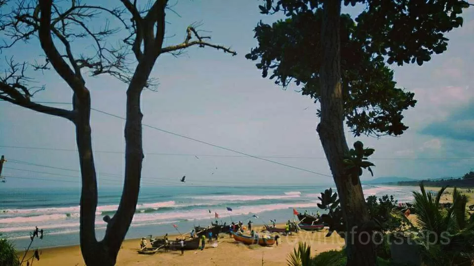 Photo of Kudle Beach, Gokarna, Karnataka, India by Growing Footsteps