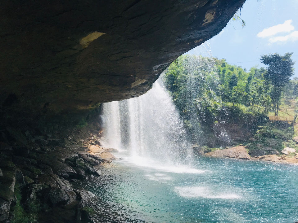 Photo of Krang Shuri Waterfall, Meghalaya, India by Nagi Reddy Kaipu