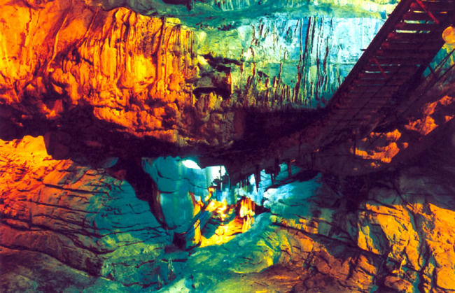 Photo of Borra Caves, Vishakhapatnam, Andhra Pradesh, India by Kirat S