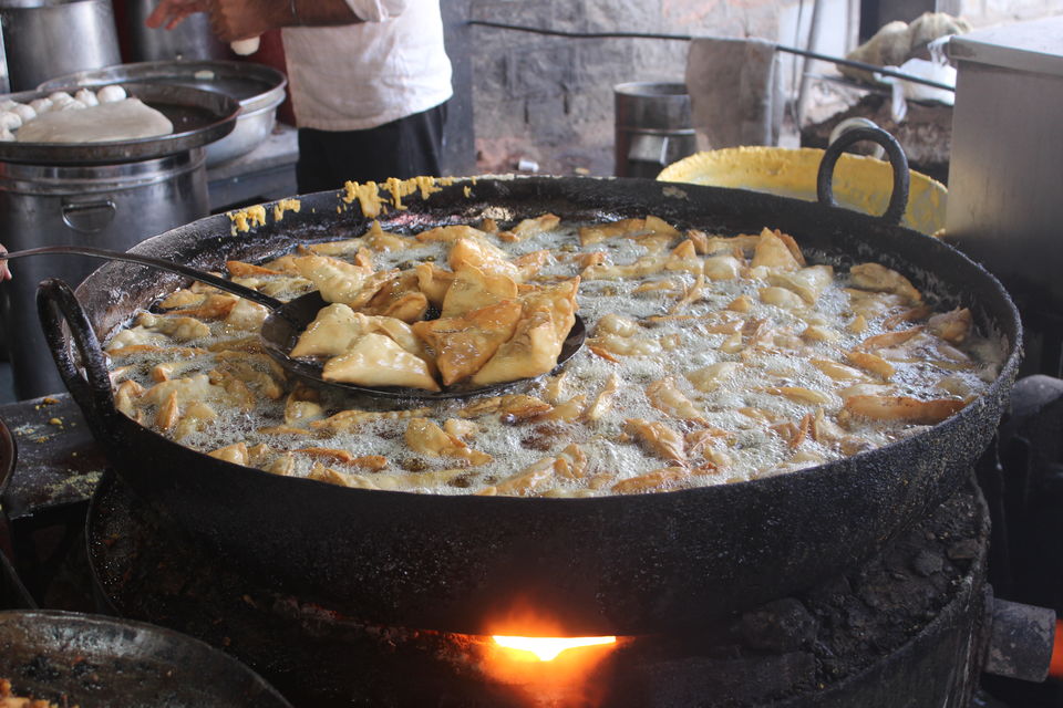 Photo of Shahi Samosa, Rawaton Ka Bass, Jodhpur, Rajasthan, India by urvashi singh