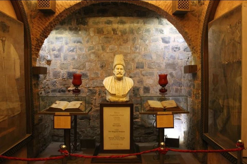 Photo of मिर्जा ग़ालिब से एक मुलाकात (Ghalib Ki Haveli - बल्लीमारान की तफ़रीह) by Kapil Kumar
