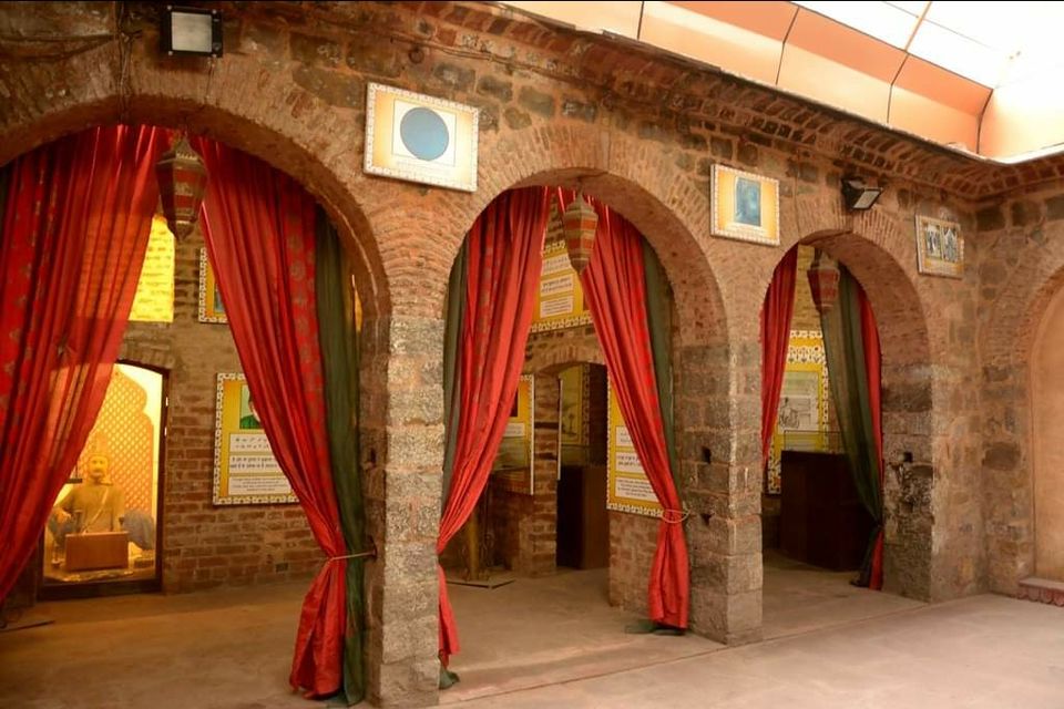 Photo of मिर्जा ग़ालिब से एक मुलाकात (Ghalib Ki Haveli - बल्लीमारान की तफ़रीह) by Kapil Kumar