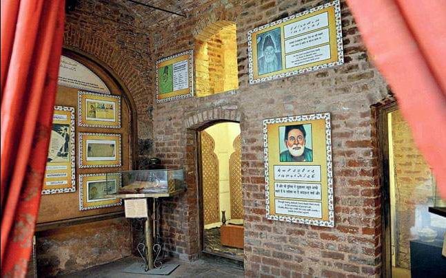 Photo of मिर्जा ग़ालिब से एक मुलाकात (Ghalib Ki Haveli - बल्लीमारान की तफ़रीह) by Kapil Kumar