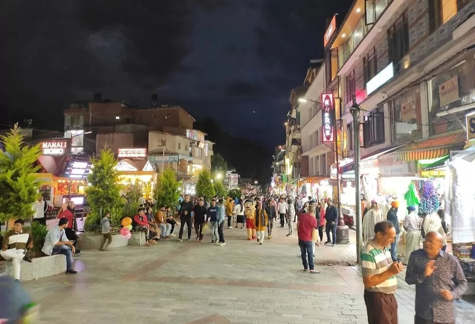 Photo of Mall road manali by Vipin Baid